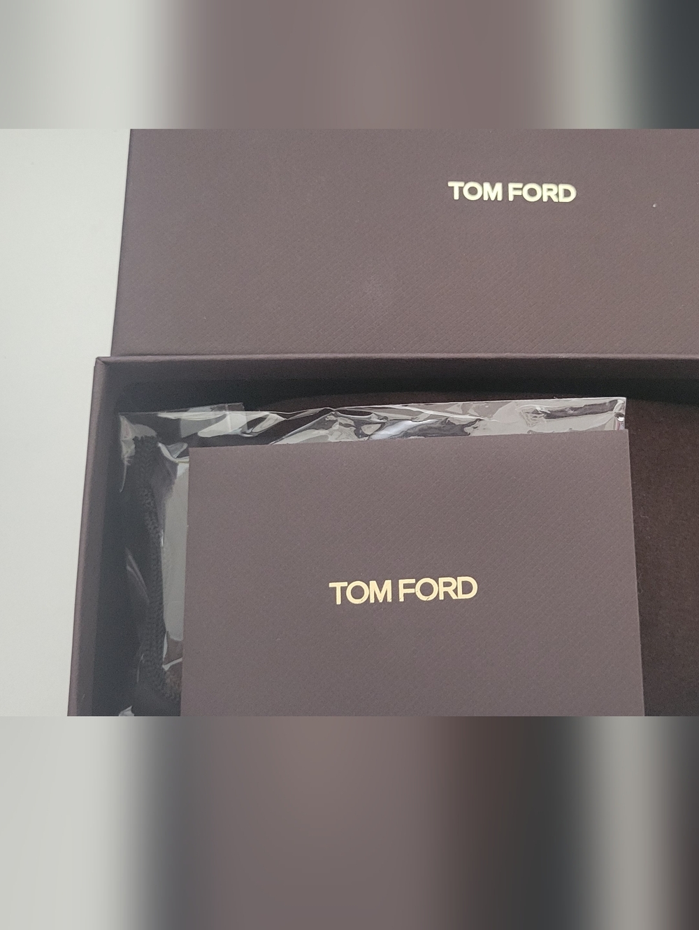 Tom Ford Tortoiseshell Round Sunglasses with Gradient Lenses Euc - Picture 3 of 16